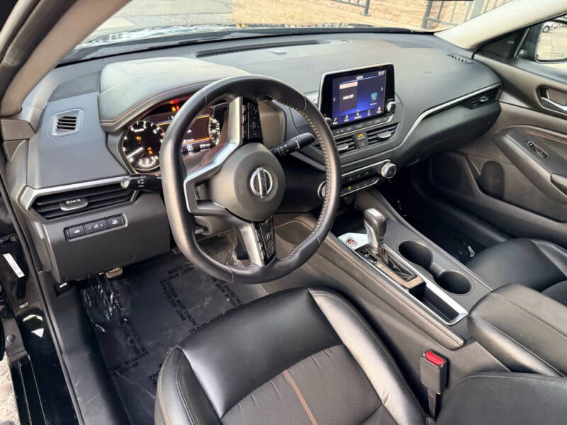 2021 Nissan Altima 2.5 SR