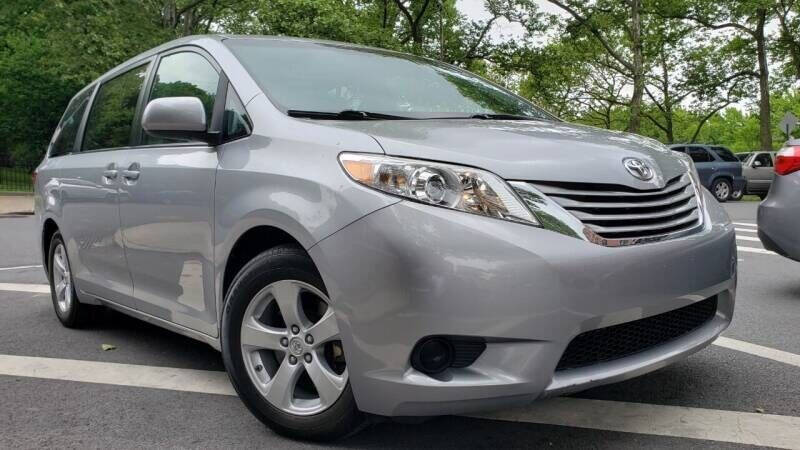 2017 Toyota Sienna LE 8-Passenger