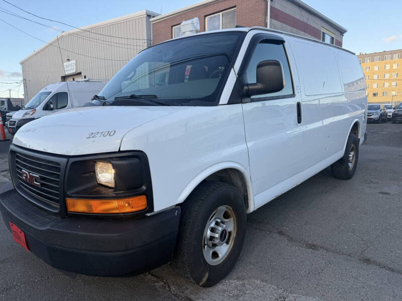 2014 GMC Savana Cargo Work Van's photo