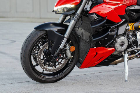 2023 Ducati Streetfighter V2