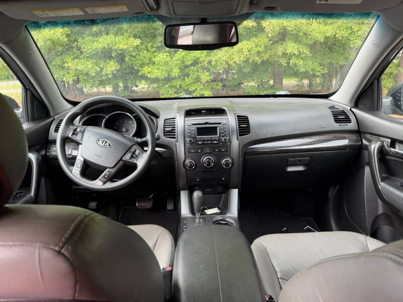 2012 Kia Sorento LX