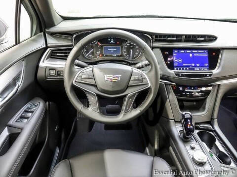 2025 Cadillac XT5 Luxury