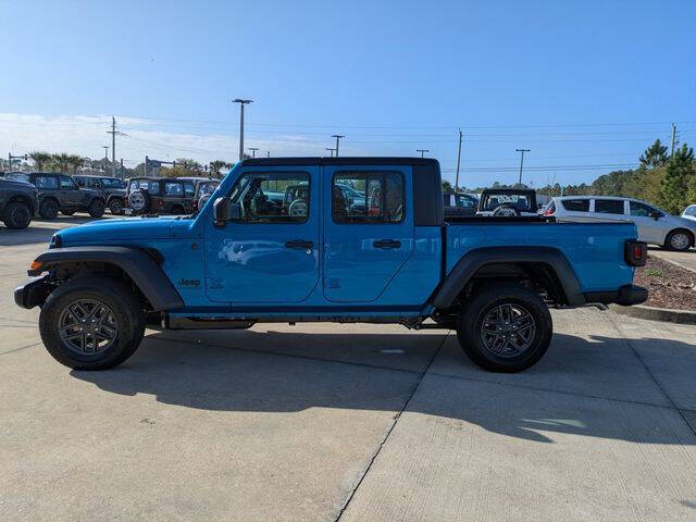 2026 Jeep Gladiator Sport