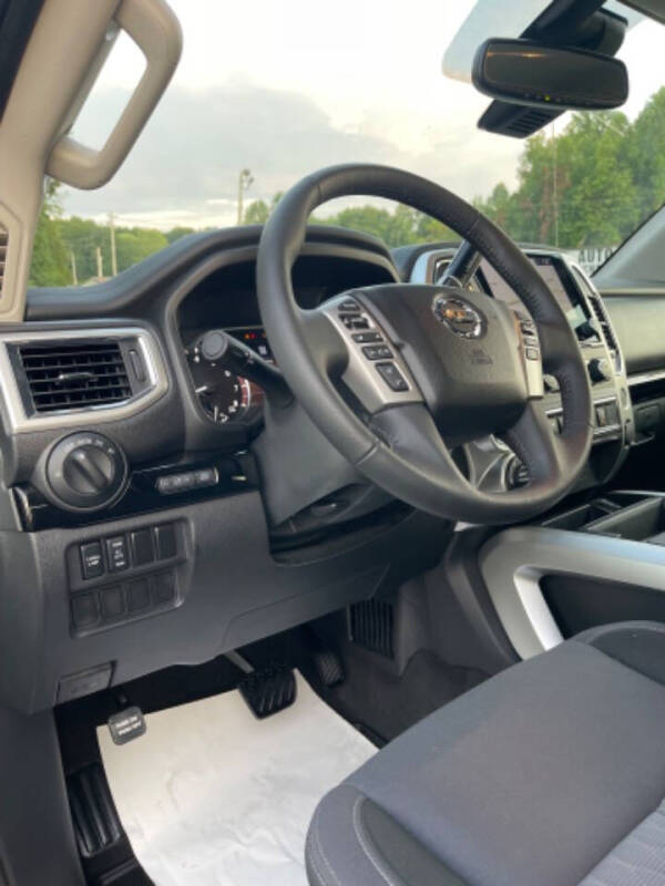 2021 Nissan Titan SV