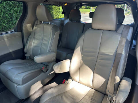 2011 Toyota Sienna Limited 7-Passenger