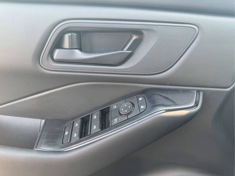 2025 Nissan Rogue S