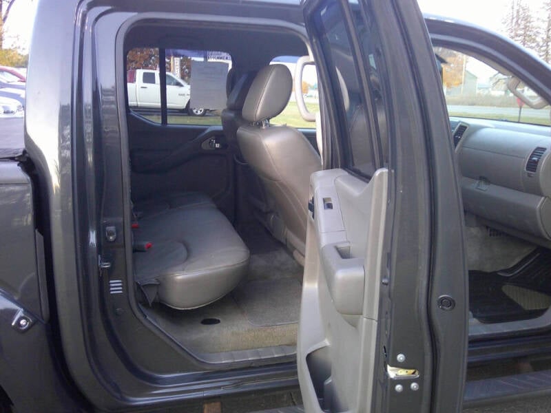 2013 Nissan Frontier SL photo 13