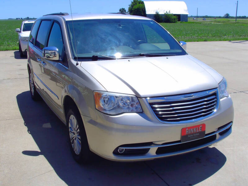 2014 Chrysler Town and Country Touring-L