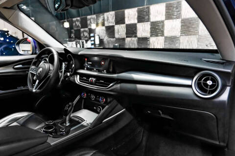 2018 Alfa Romeo Stelvio Sport