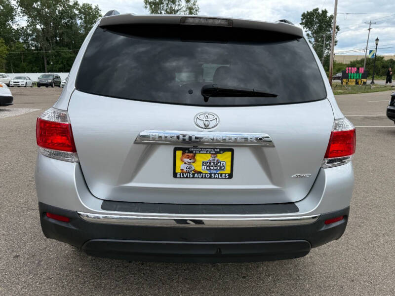 2011 Toyota Highlander SE