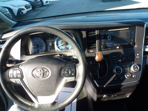 2017 Toyota Sienna Limited Premium 7-Passenger