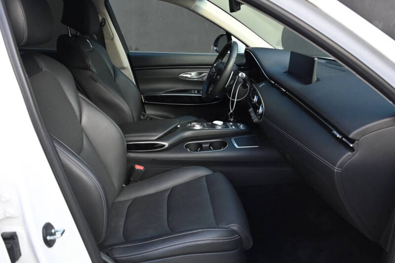 2025 Genesis GV70 2.5T Standard