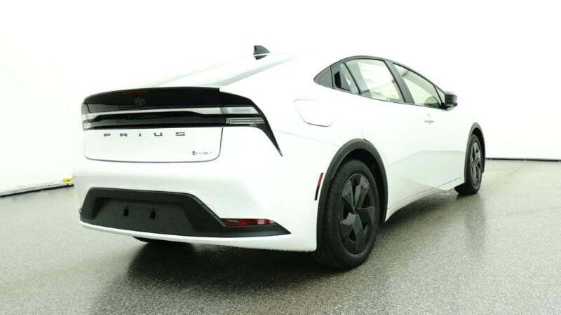 2026 Toyota Prius Plug-in Hybrid SE