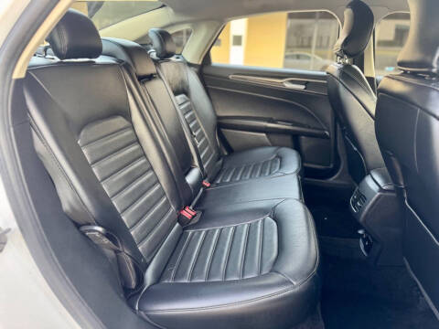 2017 Ford Fusion Hybrid SE