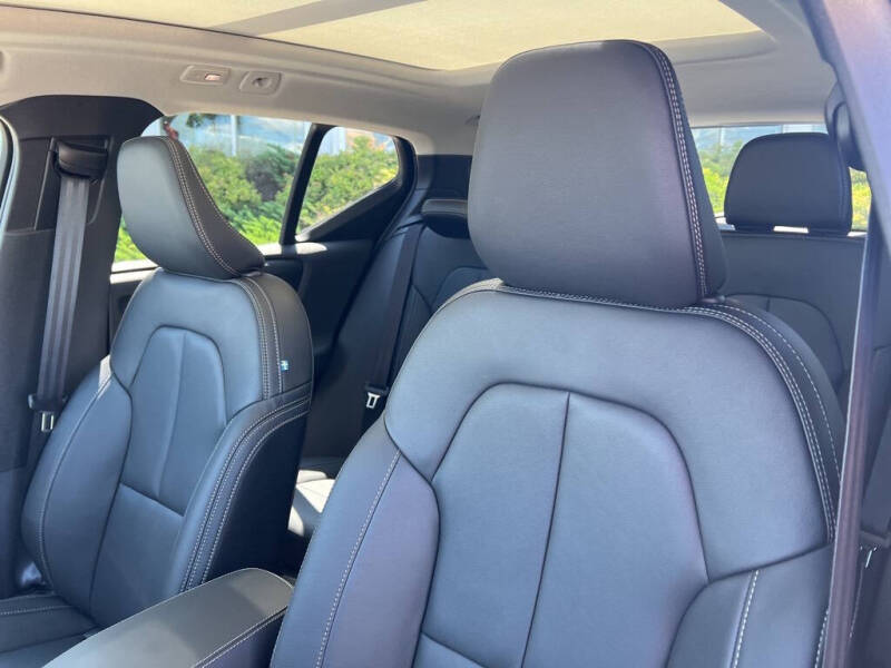 2026 Volvo XC40 B5 Core