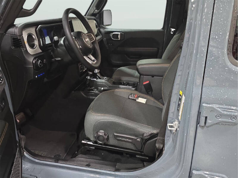 2025 Jeep Wrangler Sahara 4xe