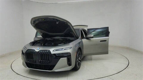 2023 BMW 7 Series 740i