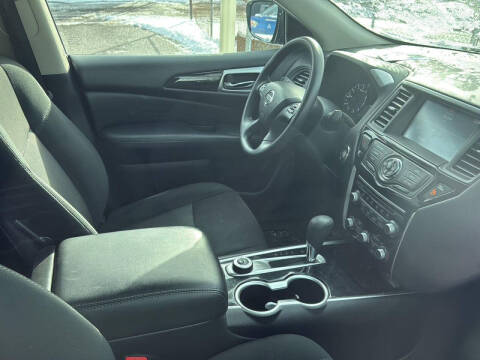 2020 Nissan Pathfinder S