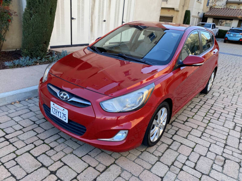 2013 Hyundai Accent SE