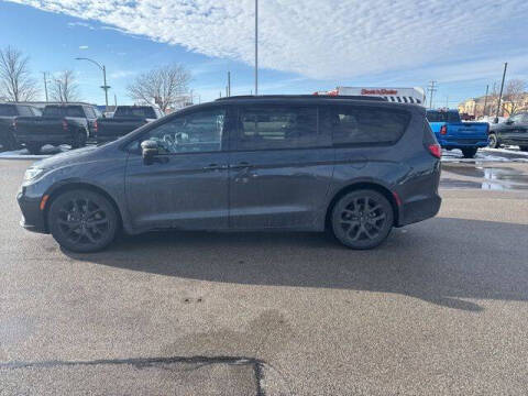 2021 Chrysler Pacifica Touring L