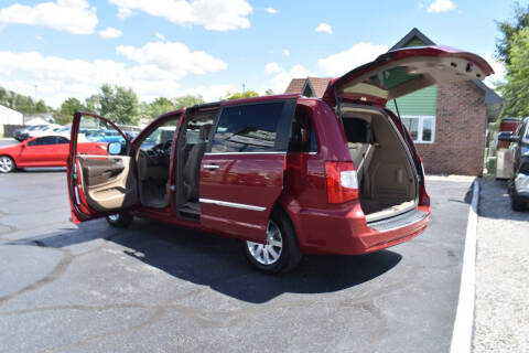 2012 Chrysler Town and Country Touring-L