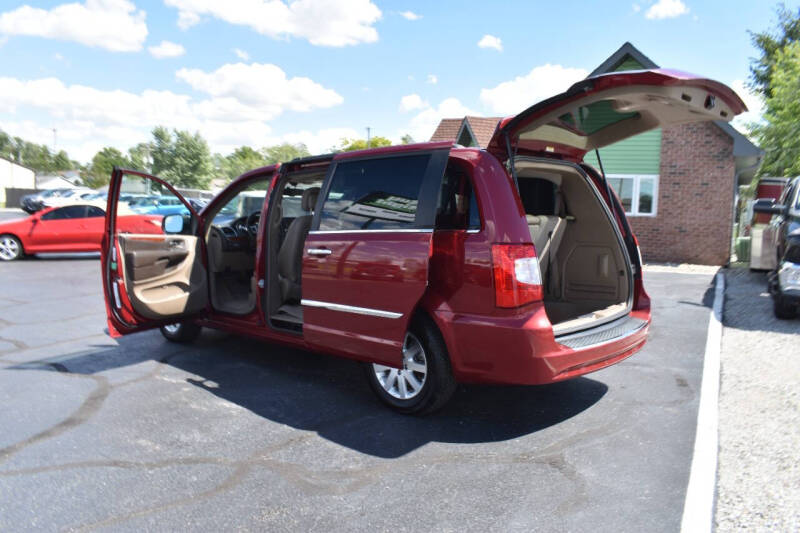 2012 Chrysler Town and Country Touring-L