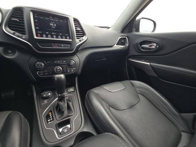 2022 Jeep Cherokee Latitude Lux