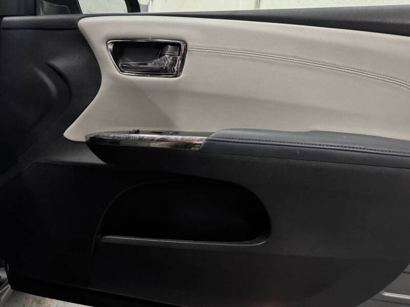 2014 Toyota Avalon XLE