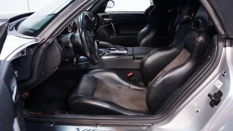 2005 Dodge Viper SRT-10