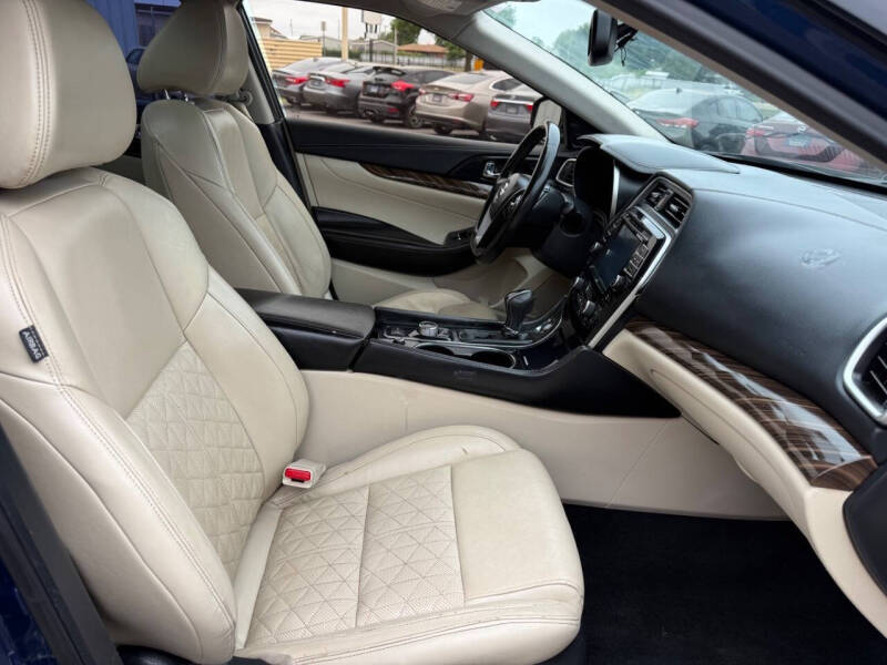 2017 Nissan Maxima Platinum