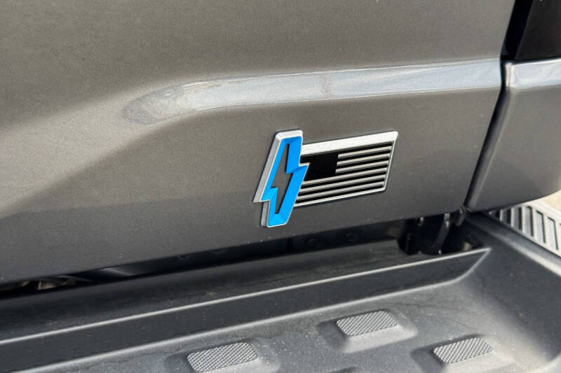 2024 Ford F-150 Lightning Flash