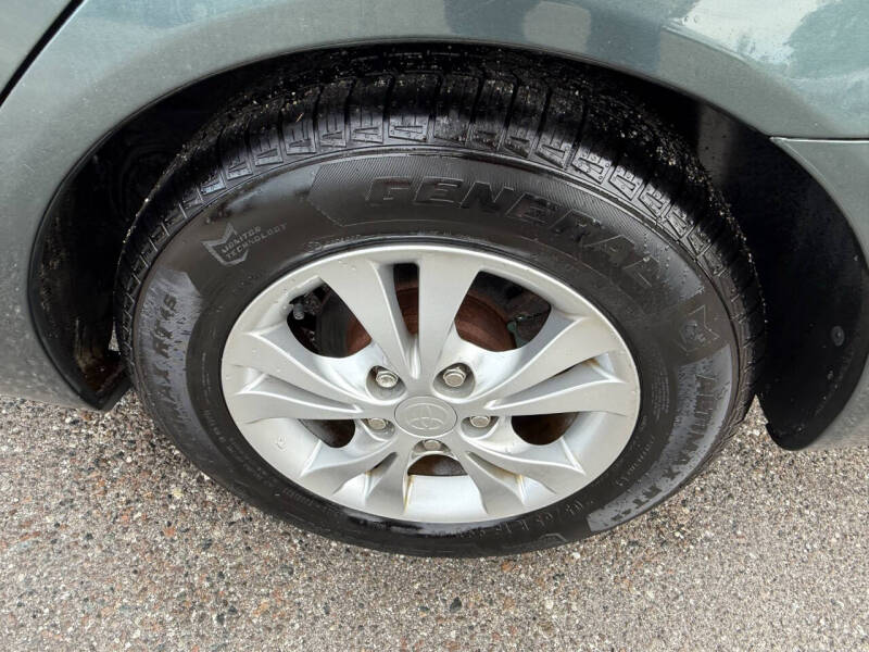 2005 Toyota Camry LE V6