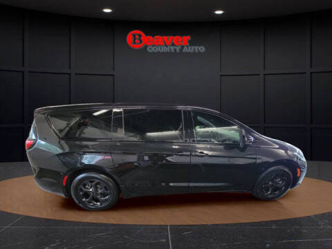 2023 Chrysler Pacifica Plug-In Hybrid Touring L