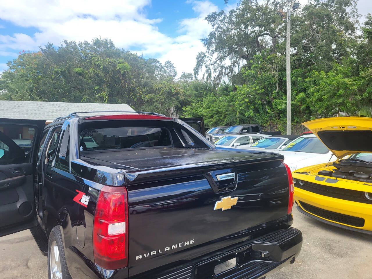 2012 Chevrolet Avalanche for sale at FAMILY AUTO BROKERS in Longwood, FL