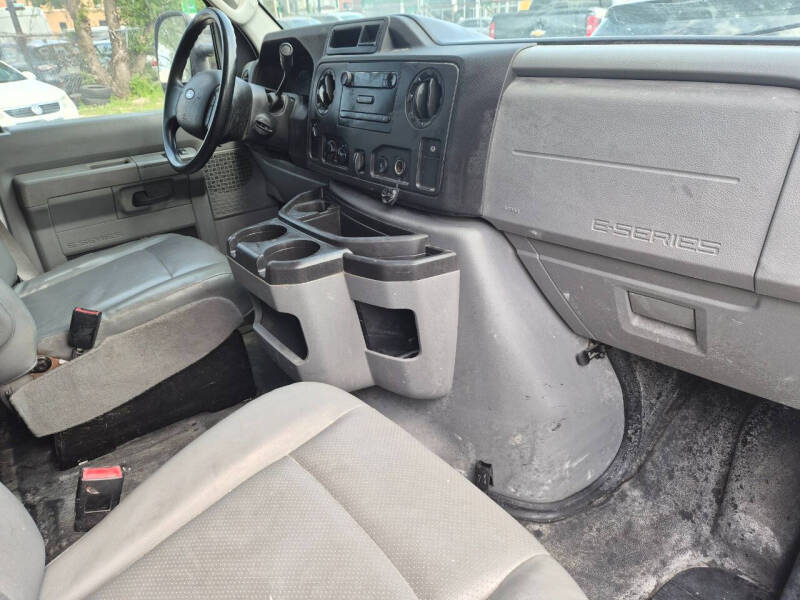 2014 Ford E-Series E-150