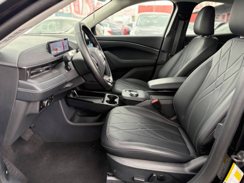 2024 Ford Mustang Mach-E Select