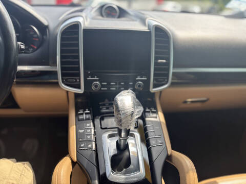 2018 Porsche Cayenne Platinum Edition