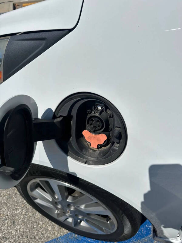 2016 Chevrolet Spark EV 2LT