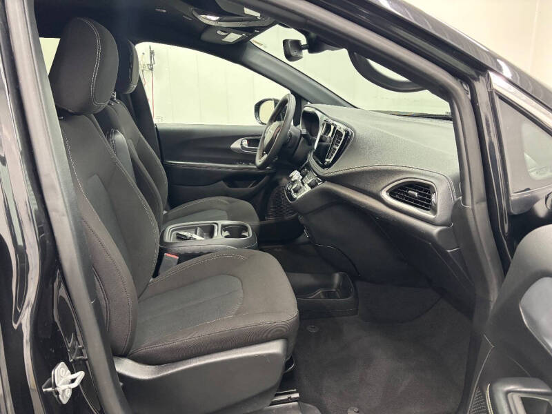 2022 Chrysler Pacifica Touring