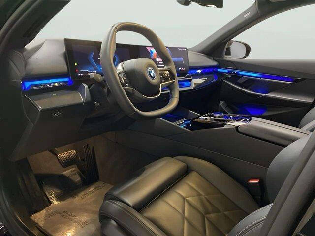 2025 BMW i5 eDrive40
