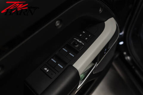 2024 Land Rover Defender 110 V8 P500 SE