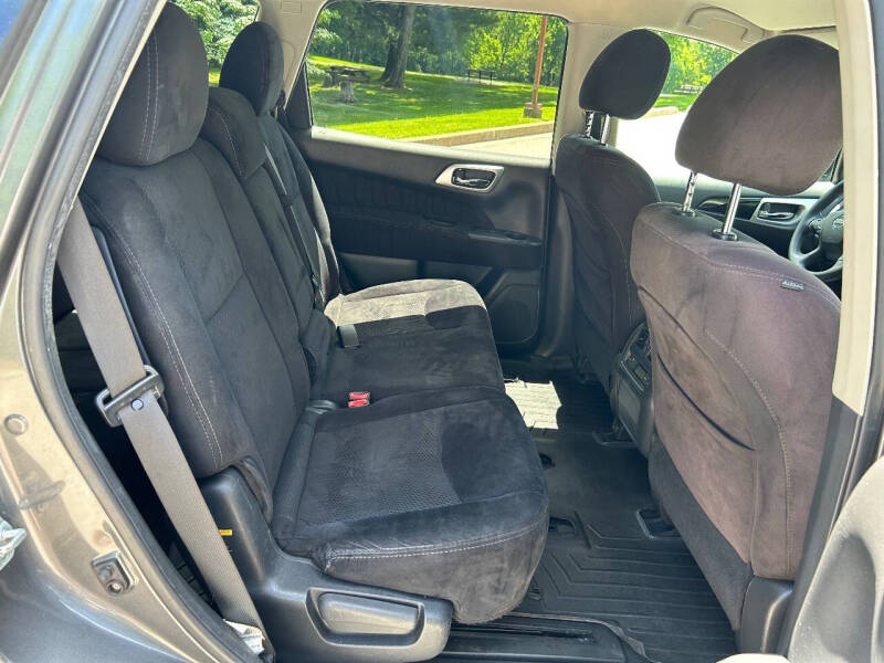 2015 Nissan Pathfinder SV