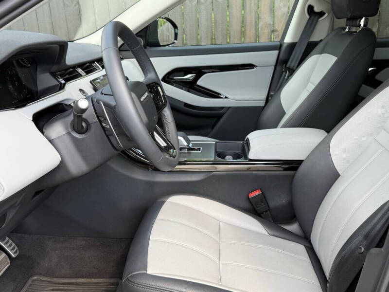 2025 Land Rover Range Rover Evoque P250 Dynamic SE