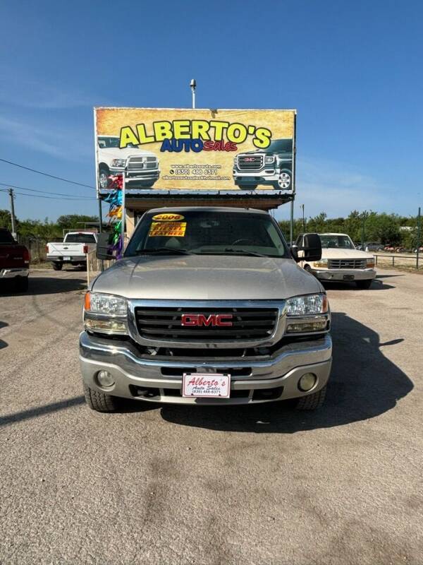 2006 GMC Sierra 2500HD for sale at Alberto's Auto Sales in Del Rio TX