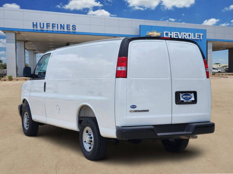 2026 Chevrolet Express 2500
