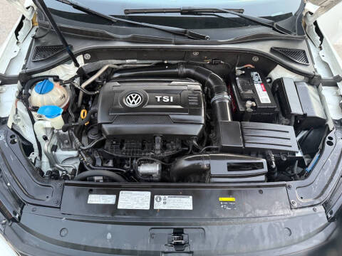 2017 Volkswagen Passat 1.8T R-Line