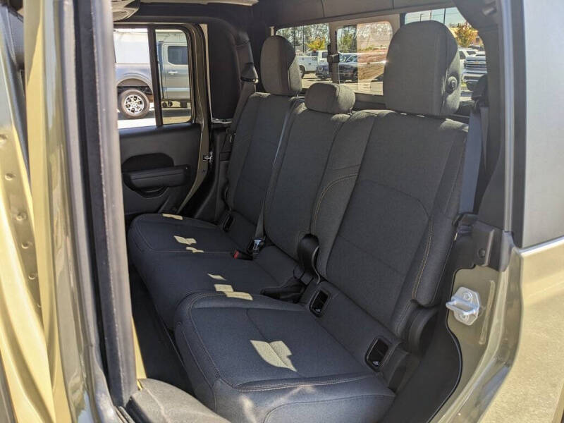 2025 Jeep Gladiator Willys