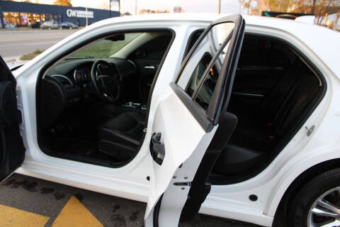 2017 Chrysler 300 Limited