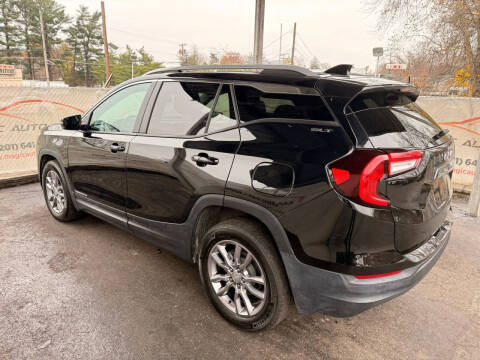 2024 GMC Terrain SLT