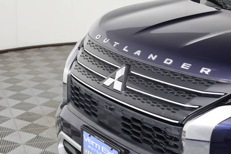 2025 Mitsubishi Outlander PHEV SE